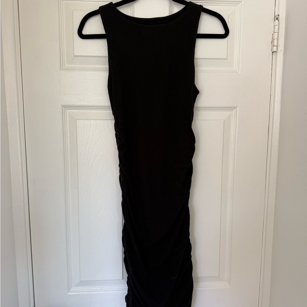 Lulu’s Bodycon Ribbed Little Black Dress - Picture 3 of 3